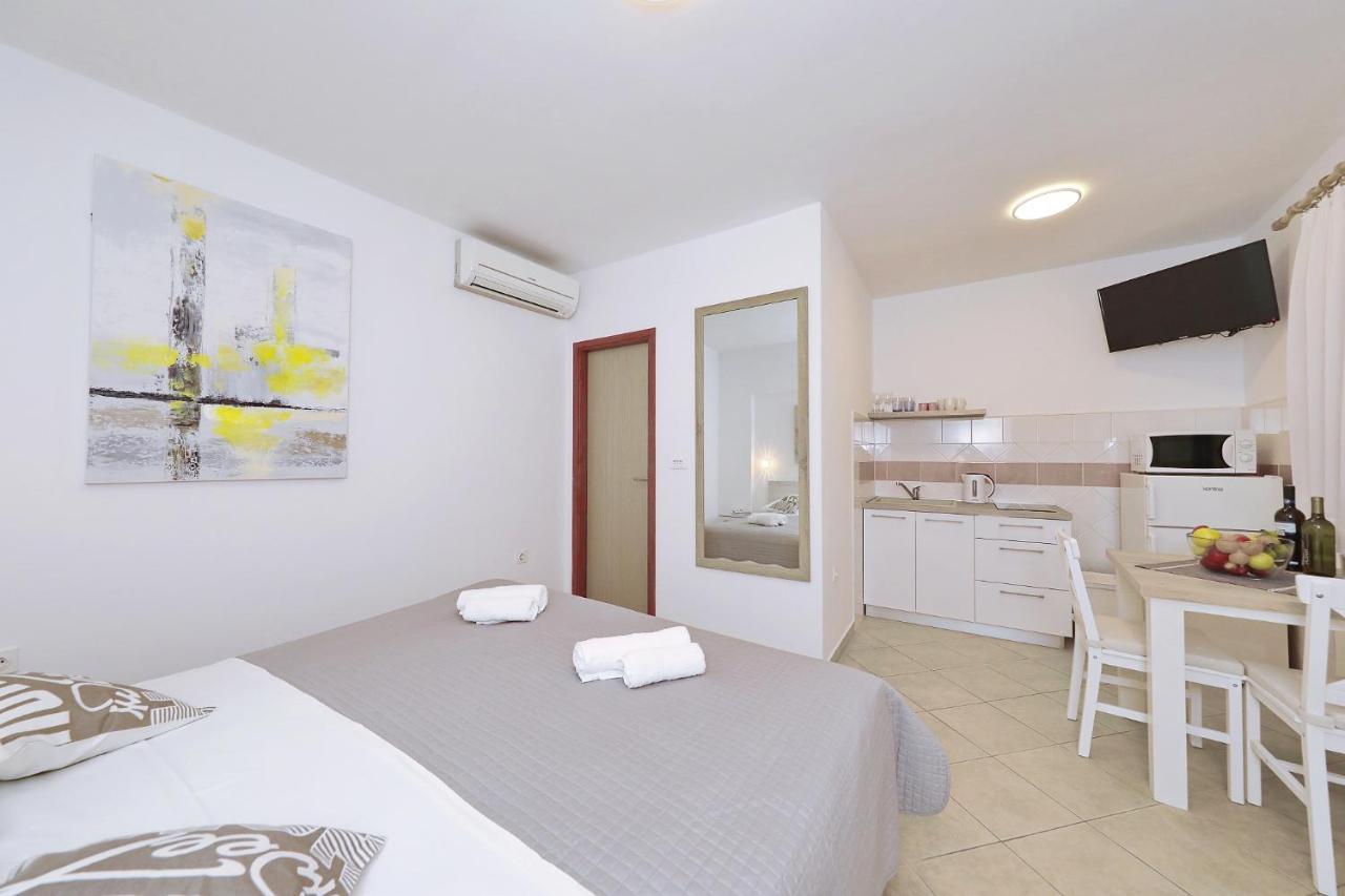 Apartmani Strpic Weißenburg Exterior foto