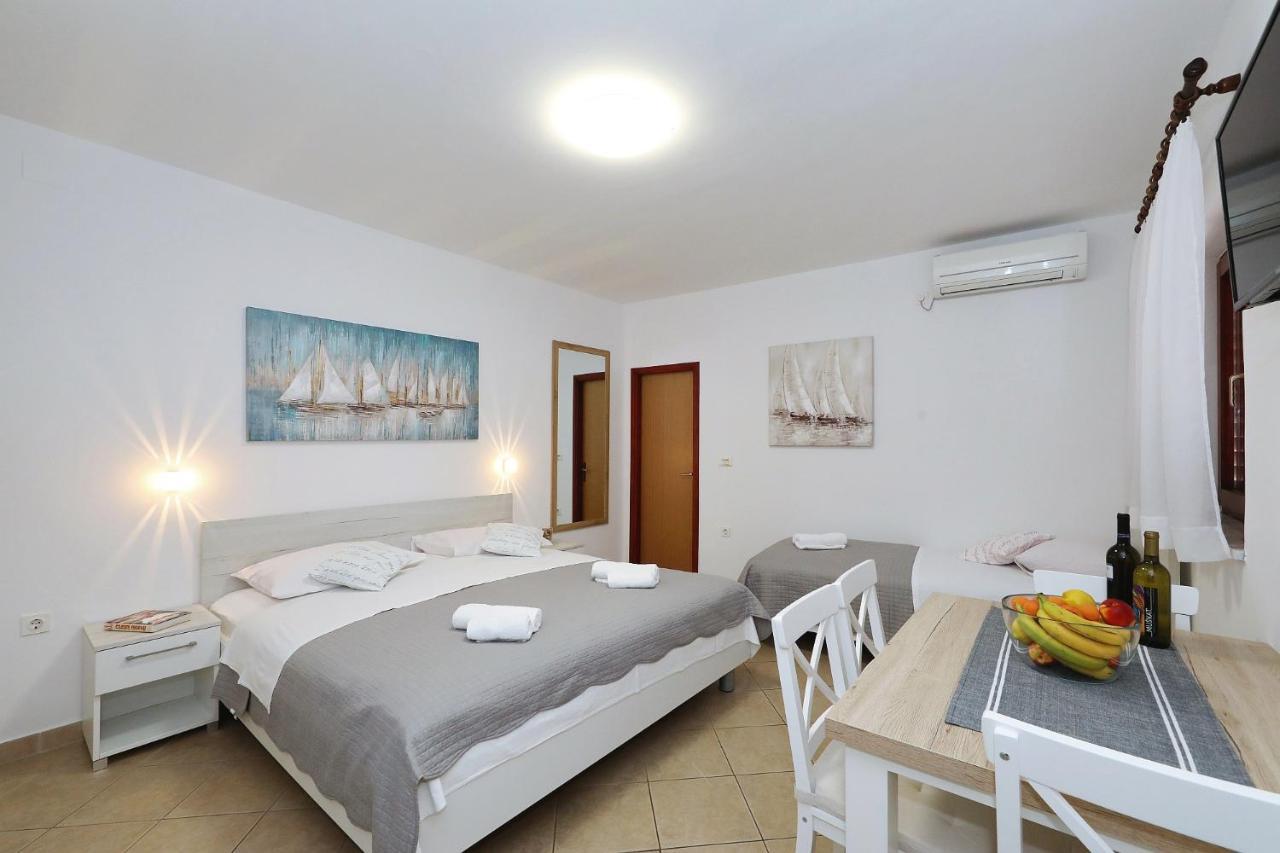 Apartmani Strpic Weißenburg Exterior foto