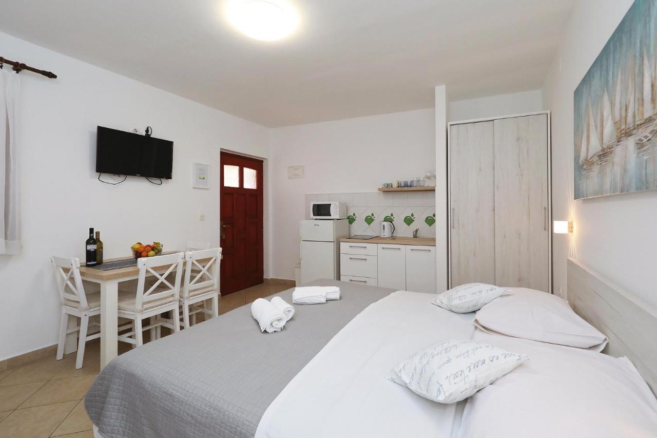 Apartmani Strpic Weißenburg Exterior foto