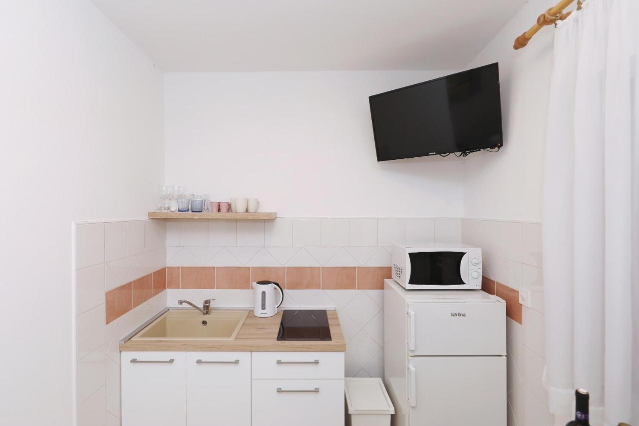 Apartmani Strpic Weißenburg Exterior foto